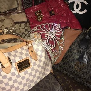 Meet your Posher, Cynthia